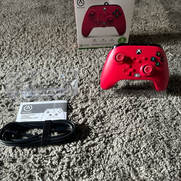 Red Xbox Elite Series 2 controller - Picture 1 of 6